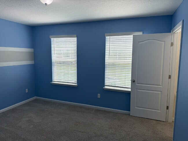 Building Photo - For Rent- Beautiful Home with 4 Bed, 2.5 Bath, PLUS a loft in Northside Jacksonville!