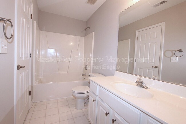 Building Photo - 2021 Betry Pl