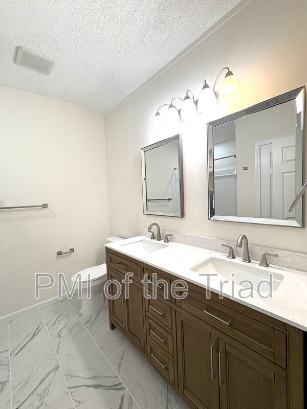 Building Photo - 589 Alvis Ln