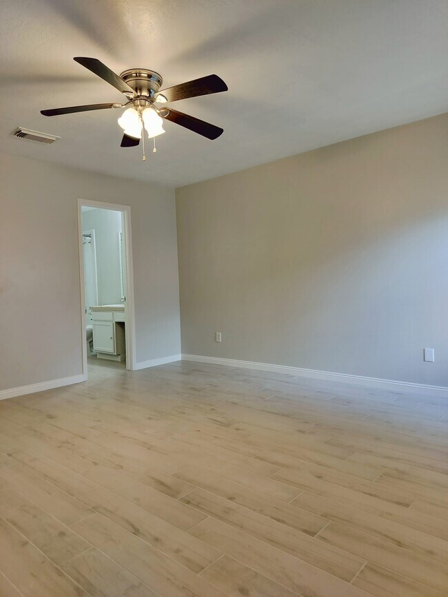 Building Photo - 21242 Linden House Ct