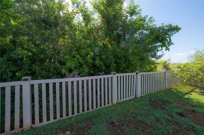 Building Photo - 17042 Oval Rum Dr