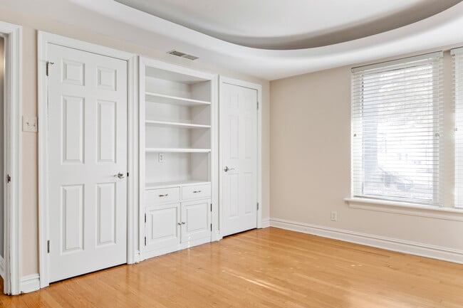 Building Photo - 221 Brighton Way