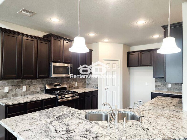 Building Photo - 14711 Sycamore Side Wy