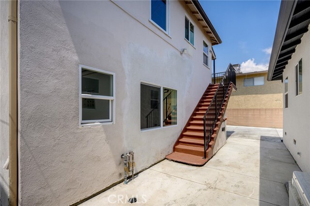 Building Photo - 1009 W Angeleno Ave