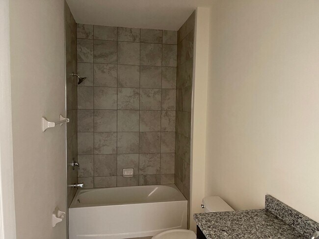 Building Photo - Stunning and spacious Single Family Home!