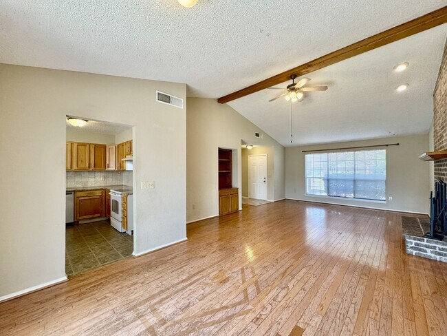 Building Photo - 6300 Westlane