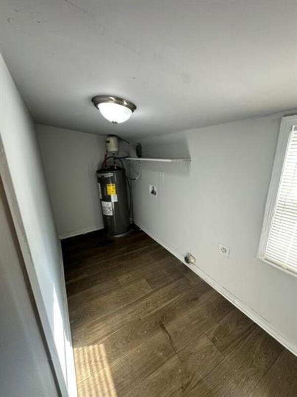 Building Photo - 5038 Westbrook Rd