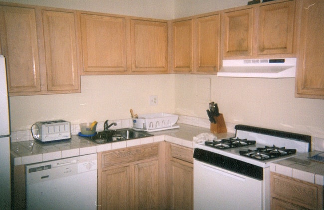 Alternate Building Photo 1 - Palm Plaza Apartments