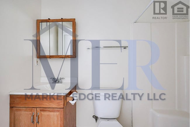 Building Photo - 3Bed/2.5Bath Townhouse at 24th St/Thomas! Move-In ready on 04/09/2026!