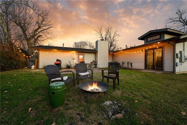 Building Photo - 5004 Westfield Dr