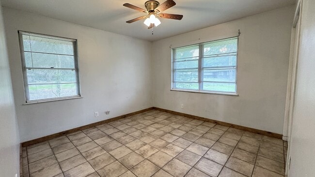 Building Photo - 202 Gross St