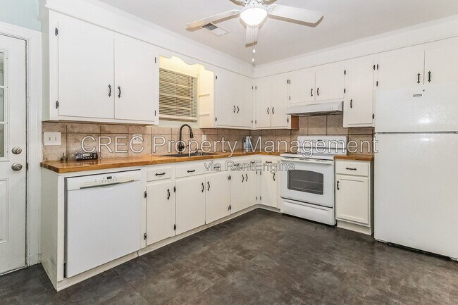 Building Photo - 1635 Memminger Ave