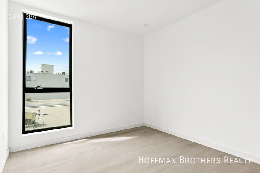 Building Photo - 3755 S Canfield Ave