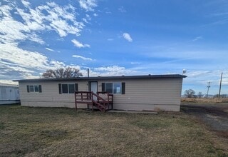 Building Photo - 8216 Homedale Rd