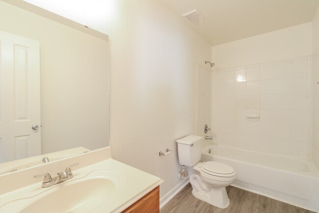 Building Photo - 7803 Cypress Edge Dr