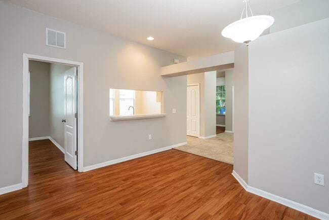 Building Photo - 13206 Beechberry Dr