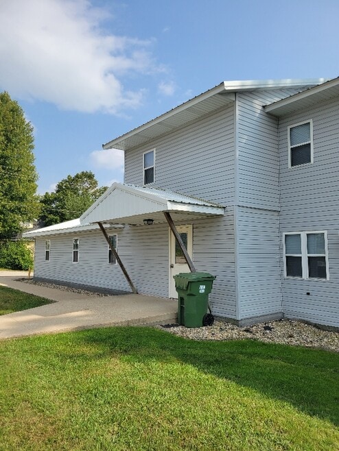 Building Photo - 720 Pine St