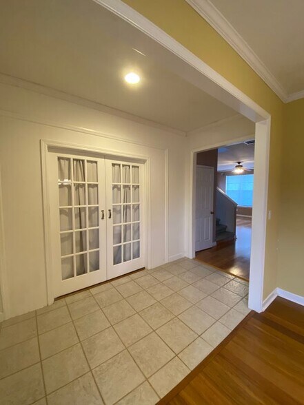 Building Photo - 2549 Twain Dr