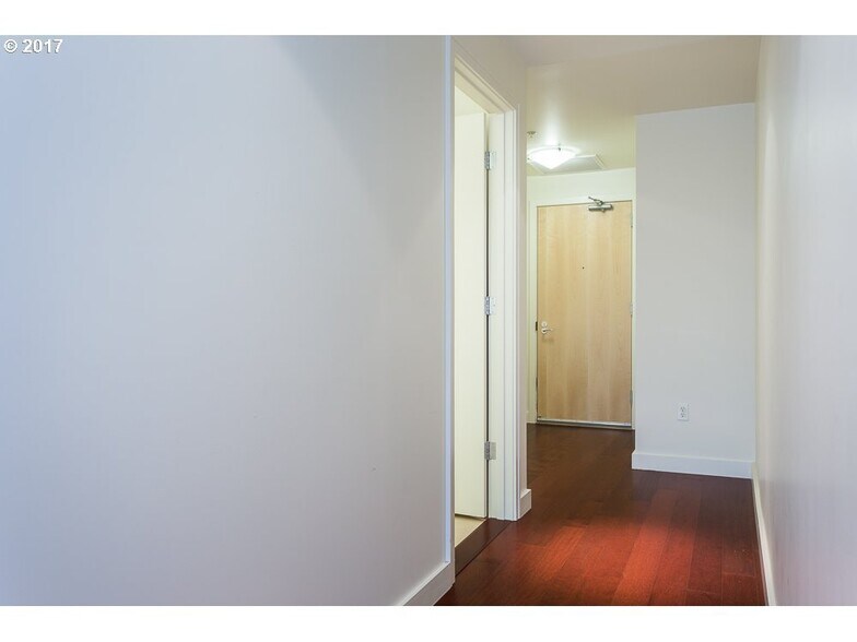 Building Photo - 3601 sw river parkway
