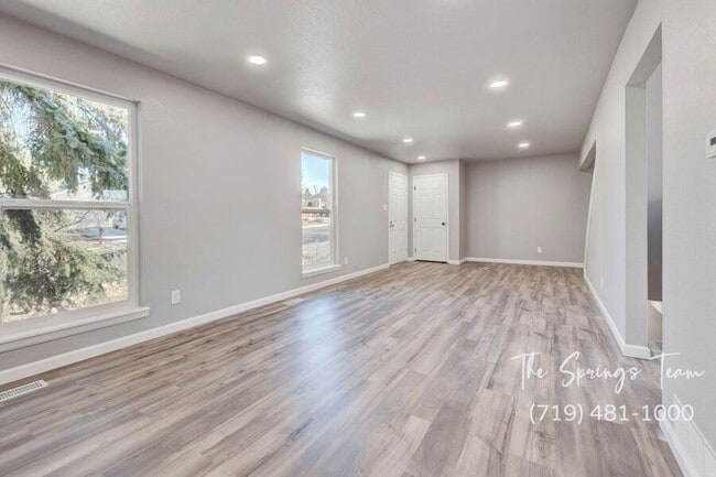 Building Photo - 6460 Bugle Dr