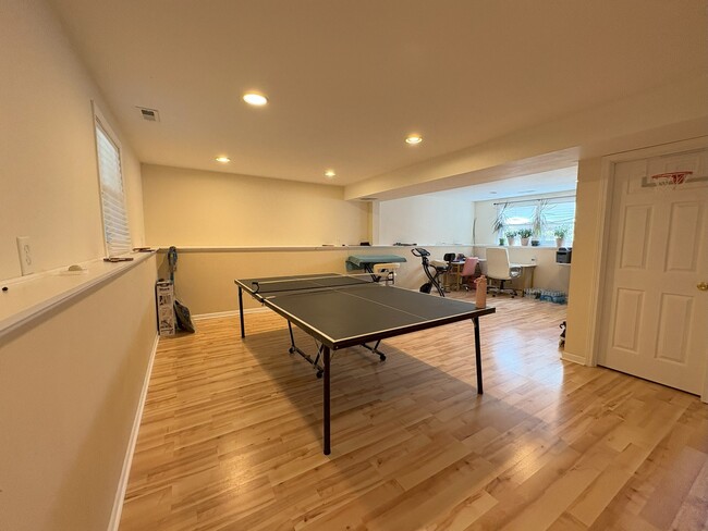 Building Photo - 18 Marquette Pl