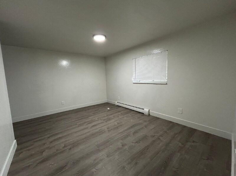 Building Photo - 1733 S Richards St