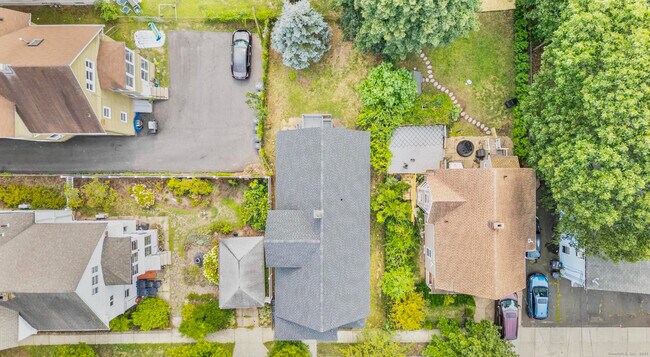 Building Photo - 72 4th St