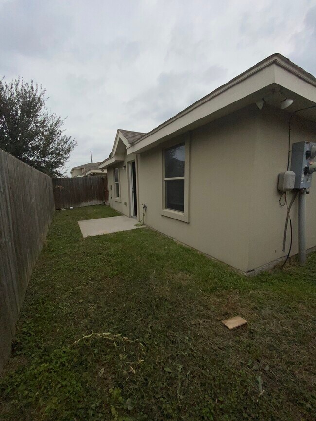 Building Photo - 2110 Taxco Ct