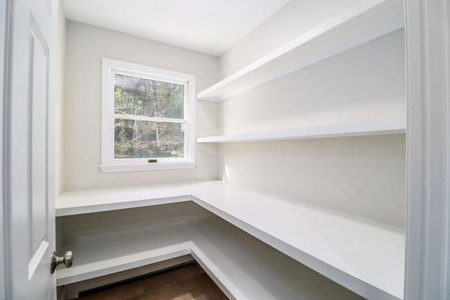 Building Photo - 85 Ironworks Hill Rd