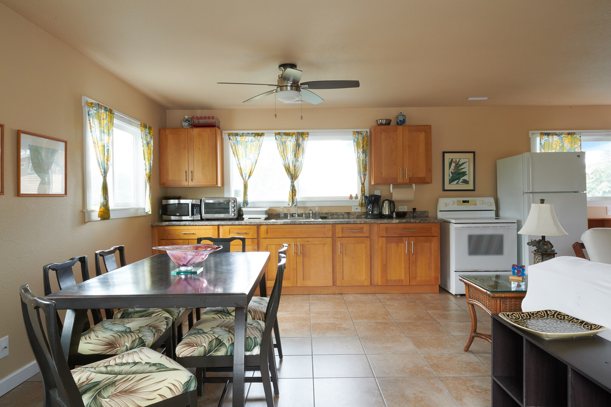 Building Photo - 41-913 Kalanianaole Hwy