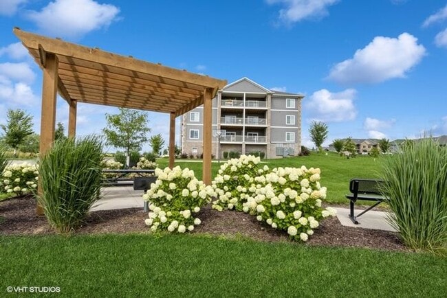 Building Photo - $1,250 | 1 Bedroom, 1 Bathroom Condo | Dog Friendly* | Sublease* | Available for an April 1st, 20...