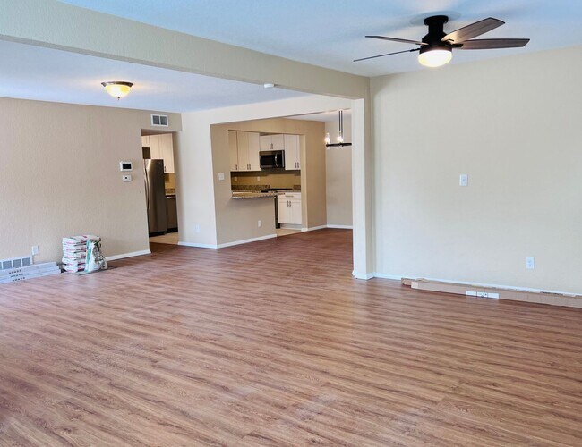 Building Photo - Ranch Home 3BD/2BA Conveniently Located Mi...