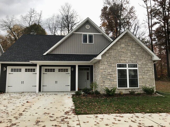Primary Photo - 1708 W Ezekiel Dr