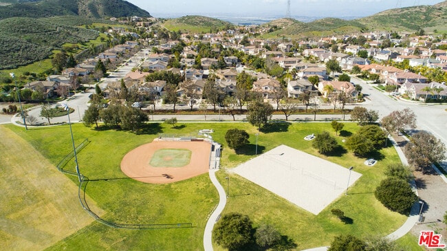 Building Photo - 4566 Via Del Rancho