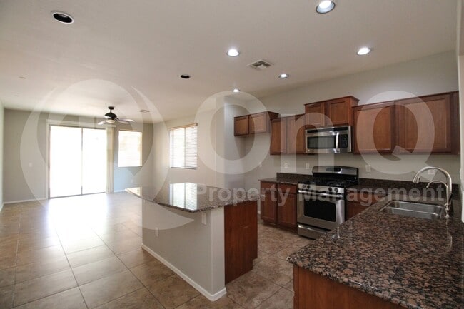 Building Photo - 4072 E Cherry Hills Dr