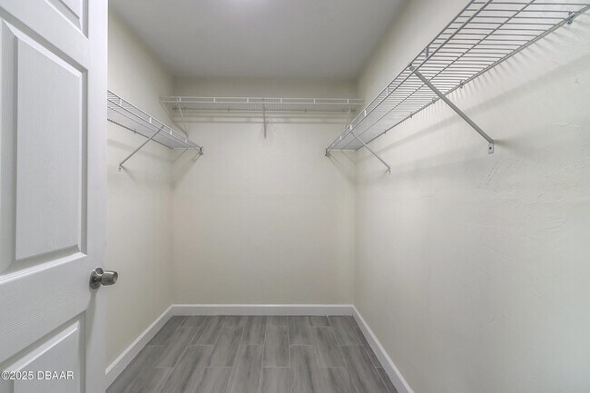 Building Photo - 1431 Victory Palm Dr