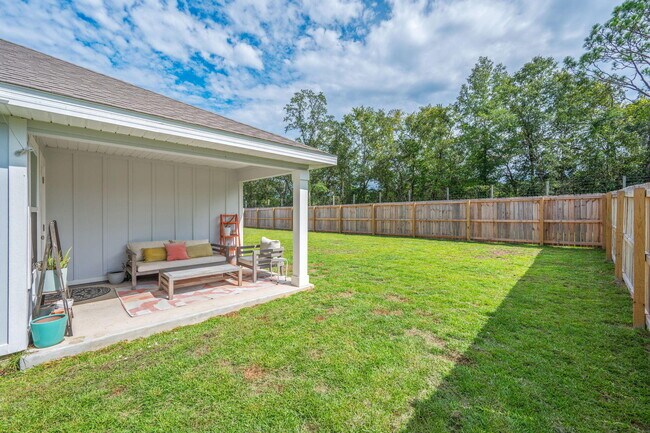 Building Photo - 545 Mary Lou Way