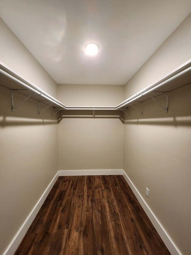 Building Photo - East Asheville Rental