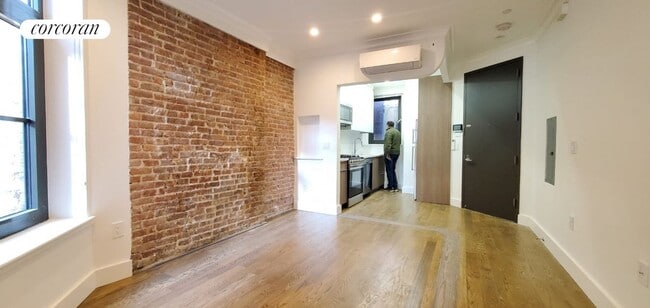 Building Photo - 116 E 116th St