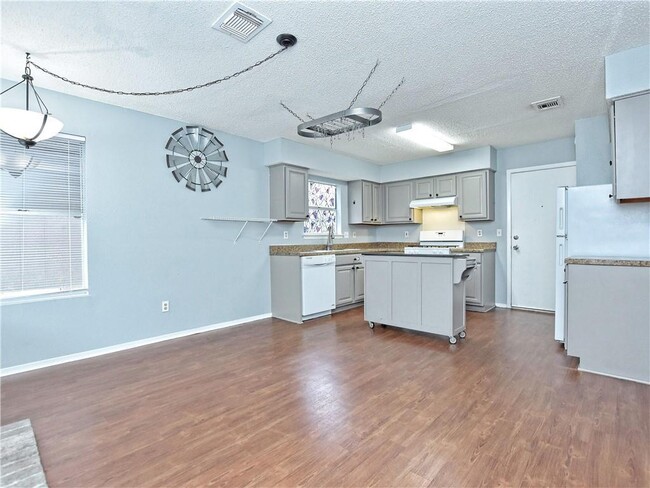 Building Photo - 10614 Marias River Dr