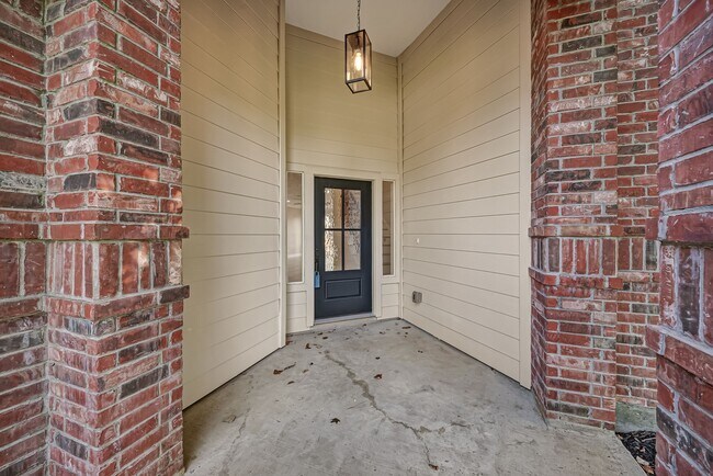 Building Photo - 12350 Pebble View Dr