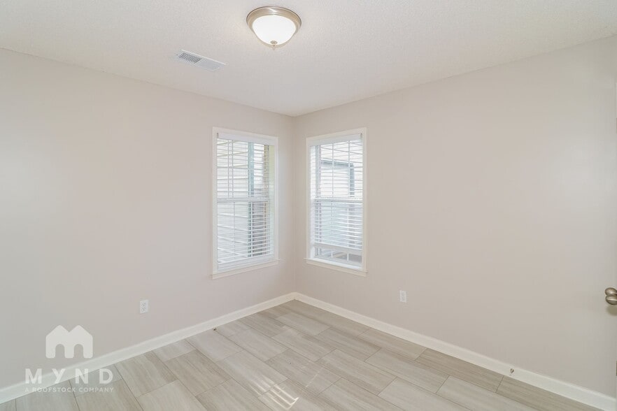 Building Photo - 240 Winding Creek Dr