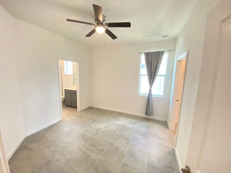 Building Photo - 1273 Hendon Lp