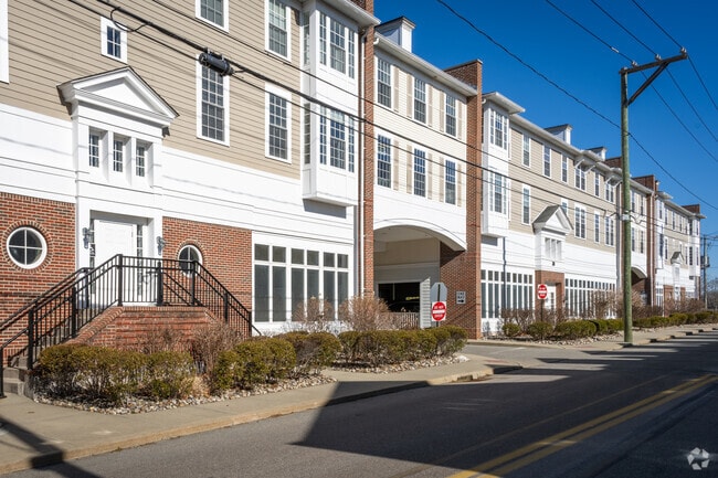 Building 03 - Seaside Village