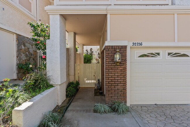 Building Photo - 32126 Canyon Ridge Dr