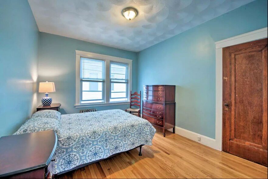 Building Photo - 36 Pembroke Ave