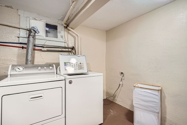 Building Photo - Fully Furnished 3BR Home Near Wash Park