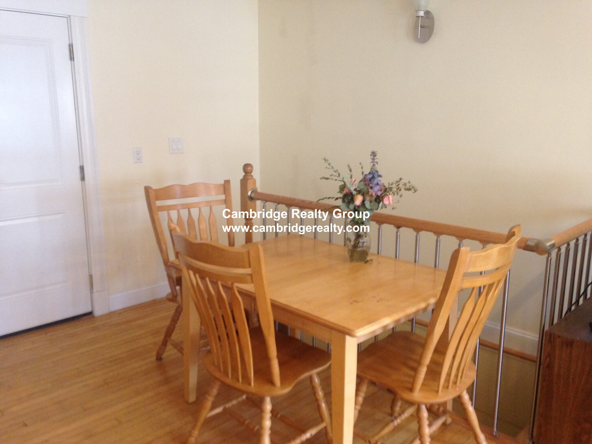 Building Photo - 154 Magazine St