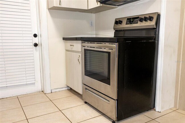 Building Photo - 16204 Tampa St