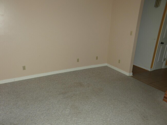 Building Photo - 10451 Edgehill Ln